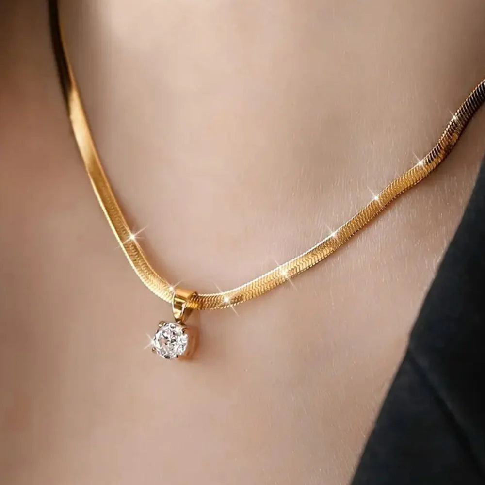 Elegant Rhinestone Pendant Gold Necklace